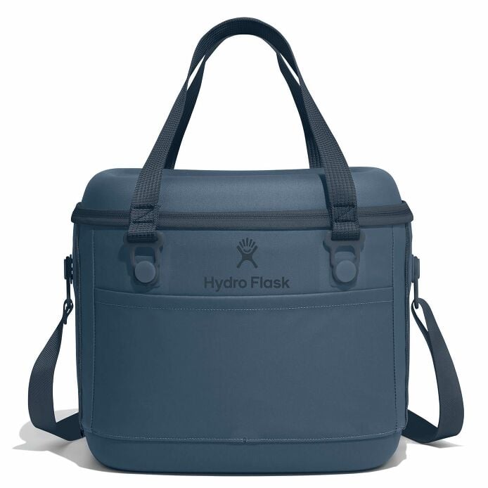 carryouttm-soft-cooler-15-l-c9 12pco384-carryout-cooler-15l-harbor-blue-straight_1.jpg