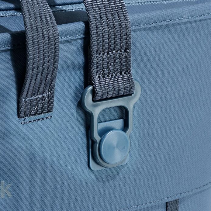 carryouttm-soft-cooler-tote-30-l-q6 250815_hydro_cooler_details_14838_2_7.jpg