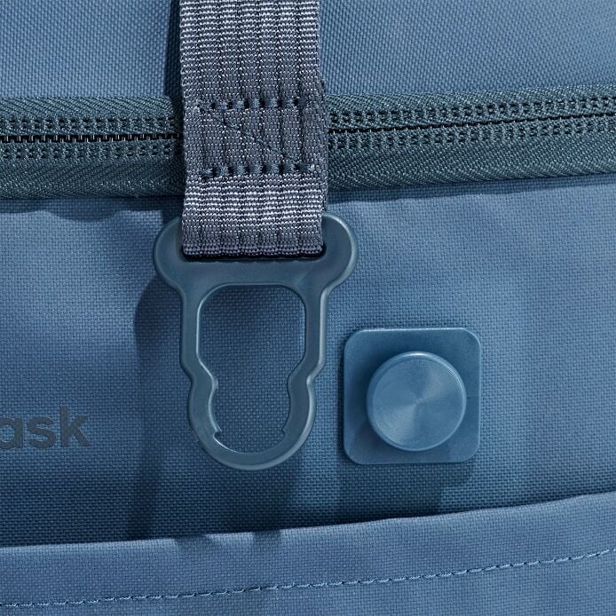 carryouttm-soft-cooler-10-l-b3 250815_hydro_cooler_details_14856_1_5.jpg