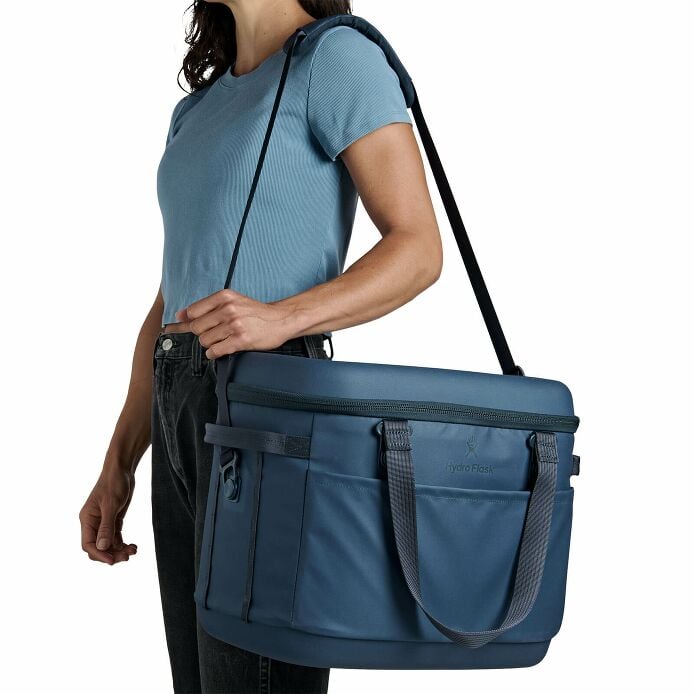carryouttm-soft-cooler-30-l-q2 250815_hydro_s26_hb_14546_5.jpg