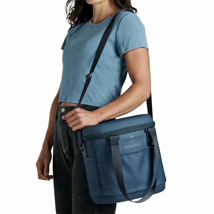 carryouttm-soft-cooler-10-l-b3 250815_hydro_s26_hb_14560_1_4.jpg