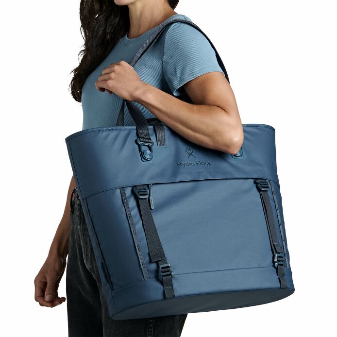 carryouttm-soft-cooler-tote-30-l-q6 250815_hydro_s26_hb_14614_2.jpg