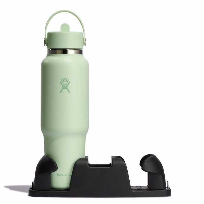 40-oz-travel-bottle-with-flex-straw-cap-k3 aloe-travel-bottle-in-cuplholder_3_3_1.jpg