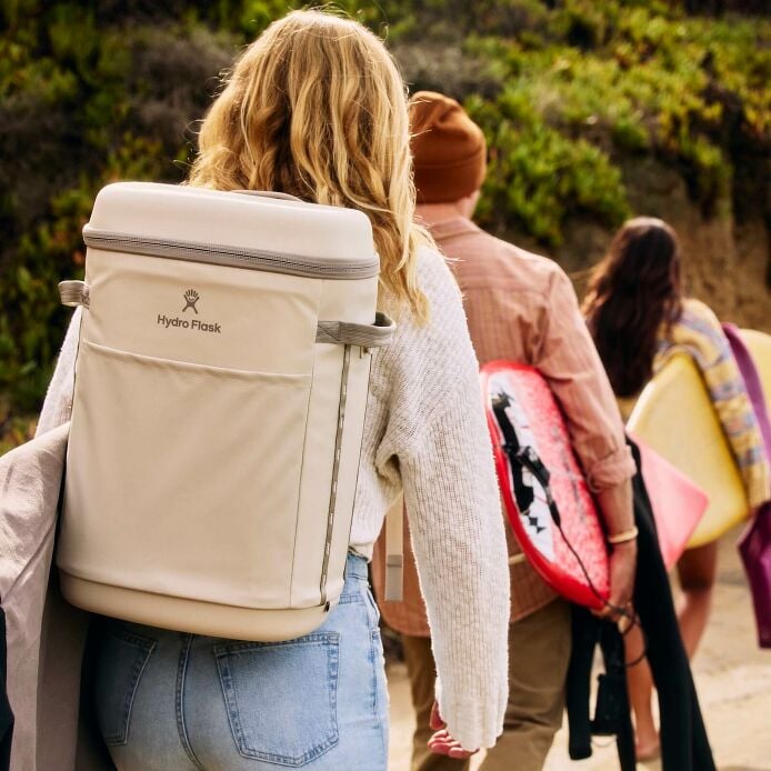 carryouttm-backpack-22-l-a0 hf_carryout_bouwer_d1_l1_torrey_pines_lifestyle_0974_2.jpg