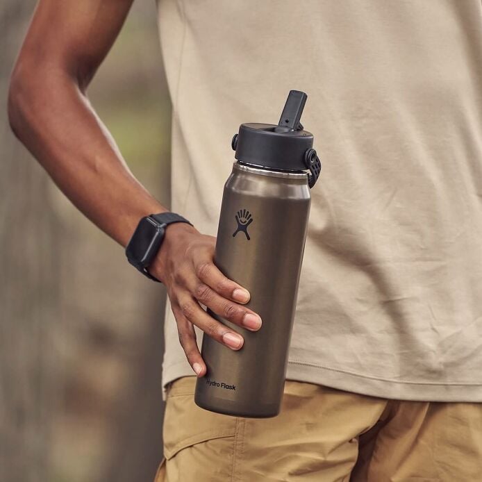32-oz-lightweight-flex-straw-bottle-g7 hf_s26_lightweight_mcinnis_6345_2_3.jpg