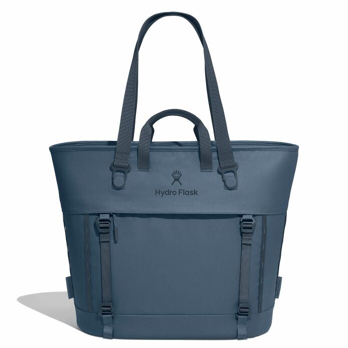 carryouttm-soft-cooler-tote-30-l-q6 maxiit384-carryout-tote-30l-harbor-blue-straight.jpg