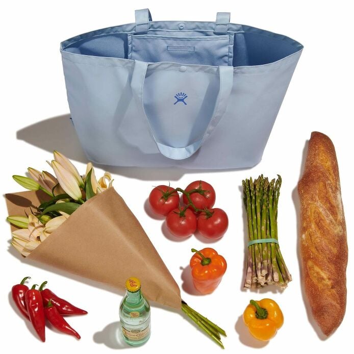 20-l-tag-along-tote-z6 rt20484_20ltagalongtote_surf_packing_1.jpg